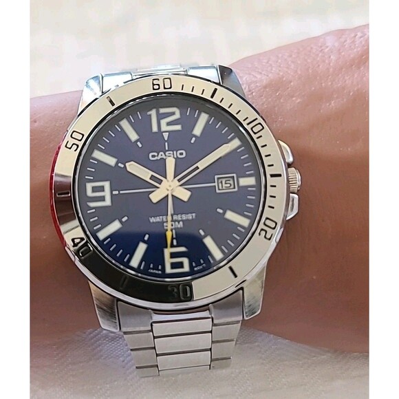 Casio MTP-VD01D-2B Enticer Series Blue Dial Stainless Steel Men Watch Needs Batt - Picture 2 of 8